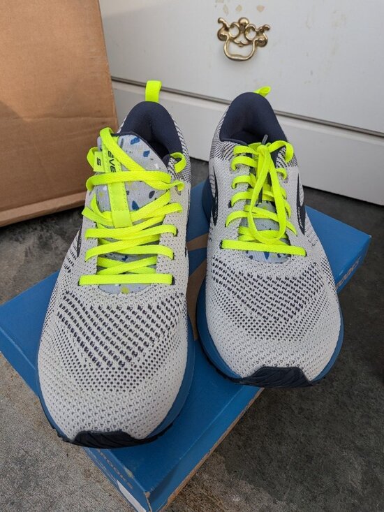 Brooks Revel 5 Mens Running Shoes size 10.5 main image 5